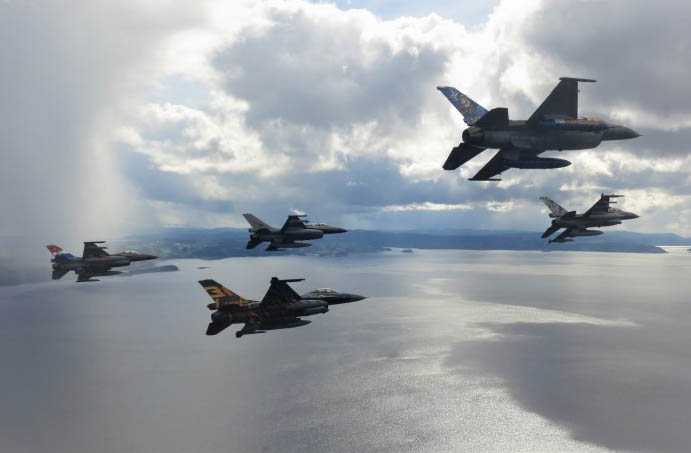 Lees meer over het artikel Volkelse F-16’s nemen deel aan NATO Tiger Meet in Portugal