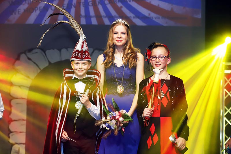 Lees meer over het artikel Jeugdprins Pieter, jeugdprinses Dirkje en narrin Sterre regeren over ‘t Germelaand