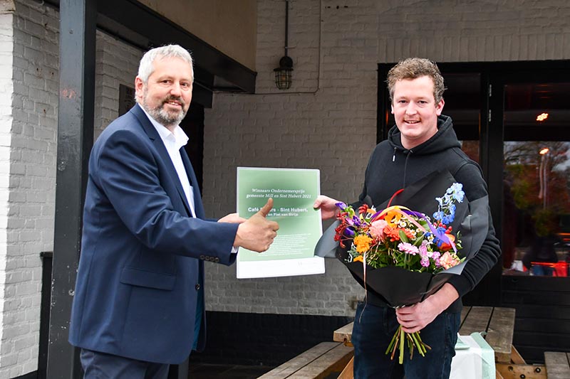 Lees meer over het artikel Kees en Piet van Strijp (café Broers) winnen Ondernemersprijs gemeente Mill en Sint Hubert 2021