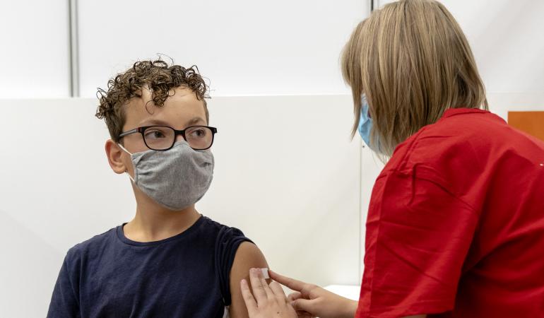 Lees meer over het artikel Kinderen van 5 tot en met 11 jaar kunnen ook een coronavaccinatie krijgen